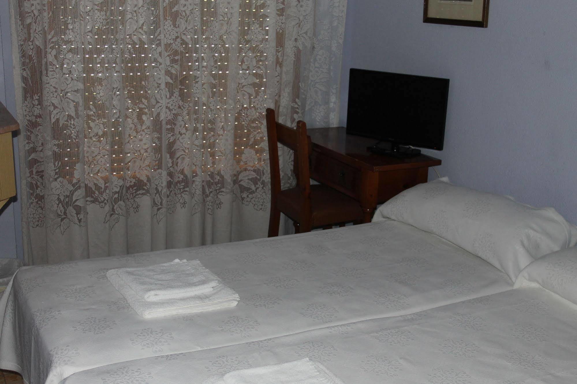 Casa De Huespedes Carabanchel By Vivere Stays มาดริด ภายนอก รูปภาพ