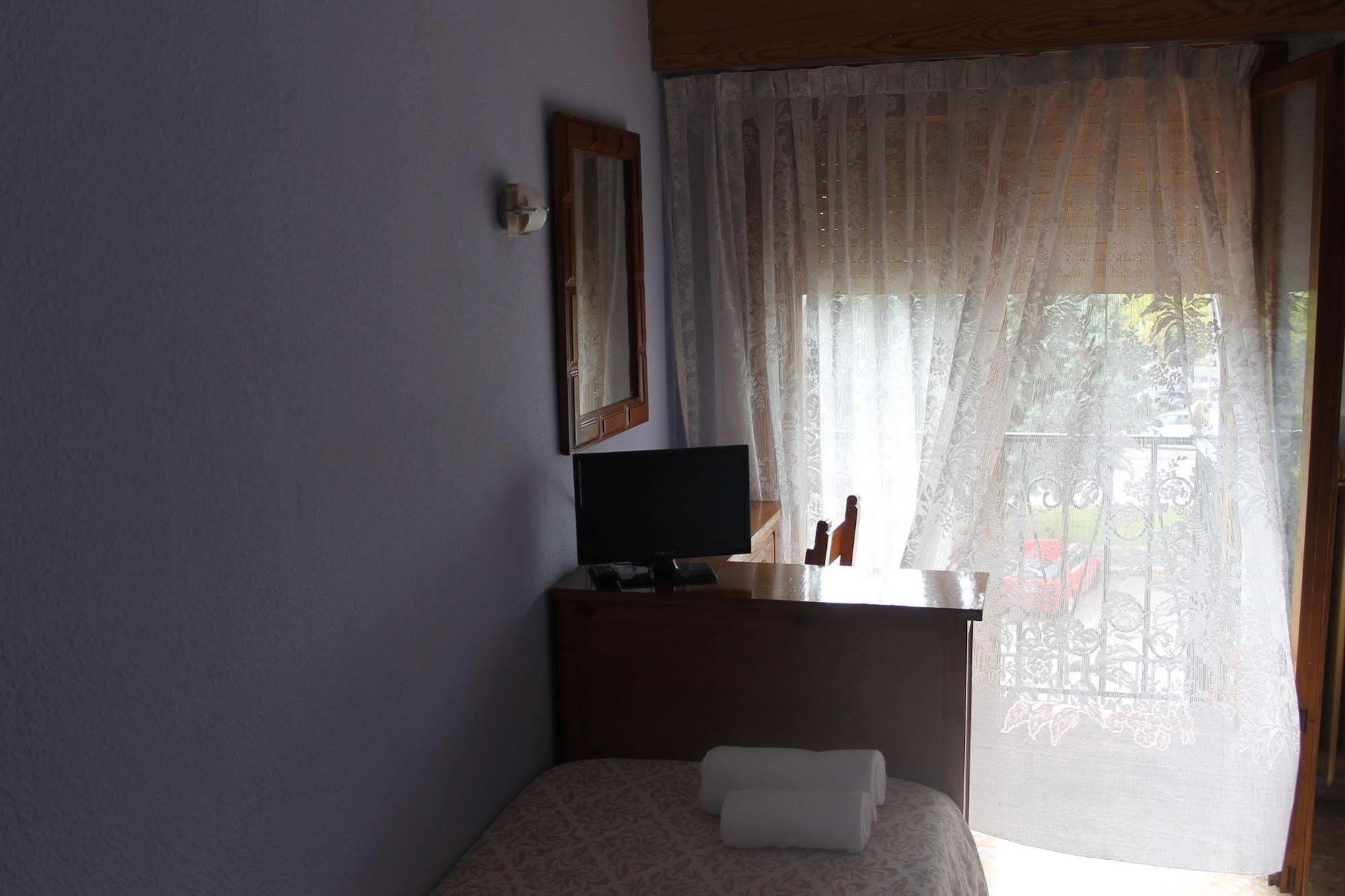 Casa De Huespedes Carabanchel By Vivere Stays มาดริด ภายนอก รูปภาพ