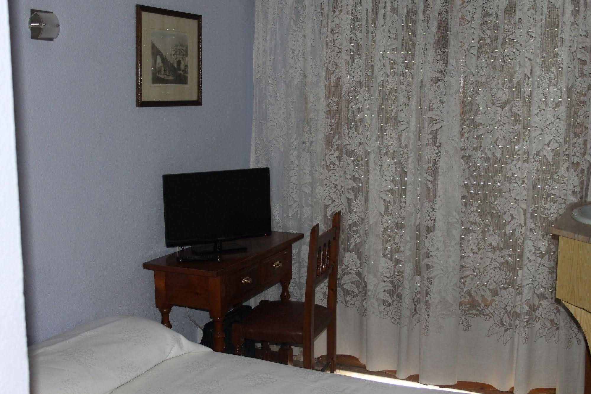 Casa De Huespedes Carabanchel By Vivere Stays มาดริด ภายนอก รูปภาพ