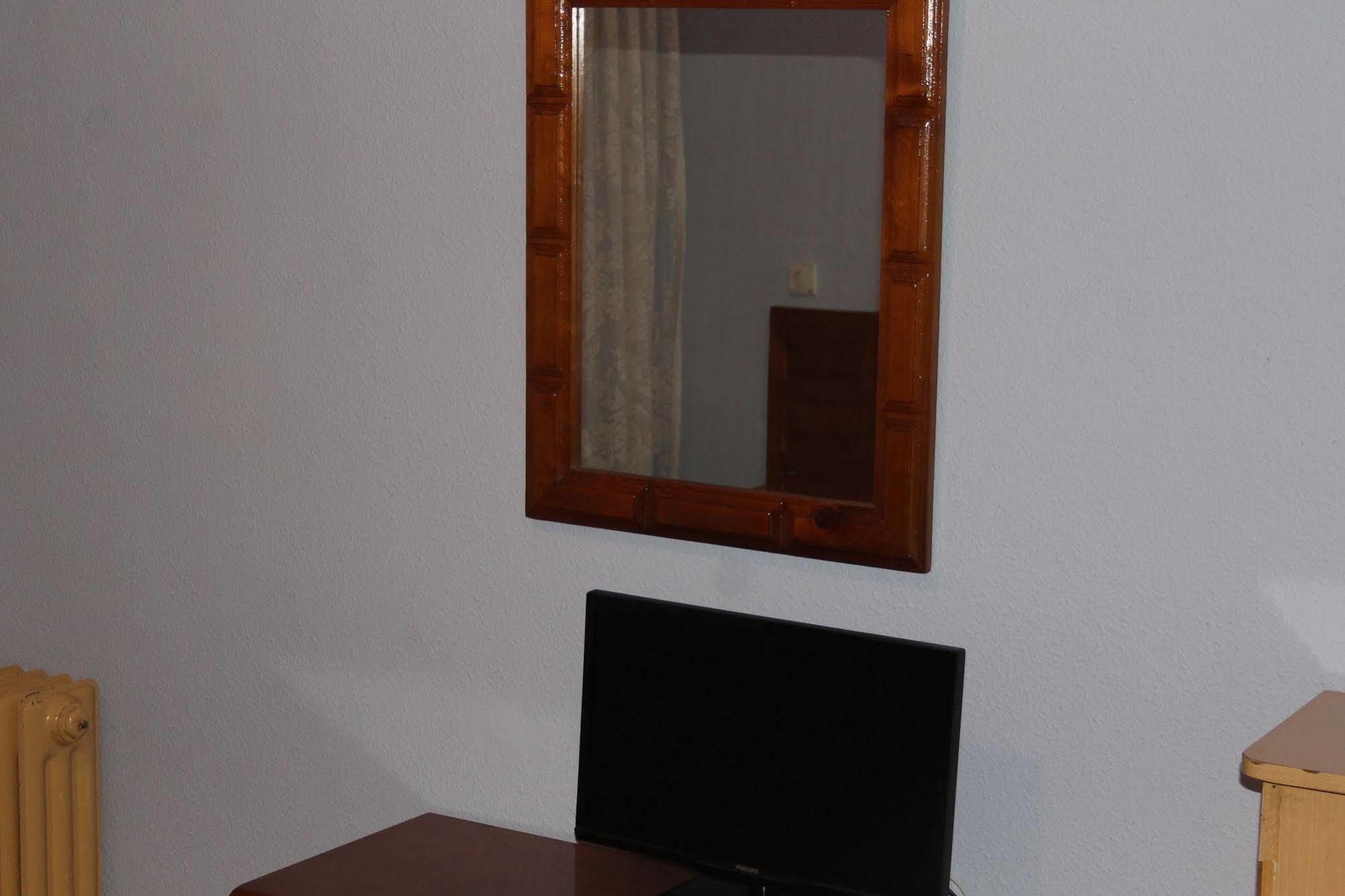 Casa De Huespedes Carabanchel By Vivere Stays มาดริด ภายนอก รูปภาพ